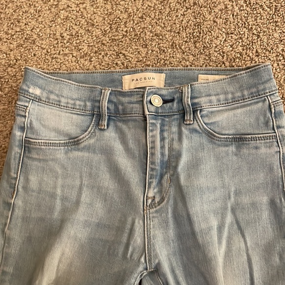 Pacsun light wash jeans, size 26. - Picture 2 of 5